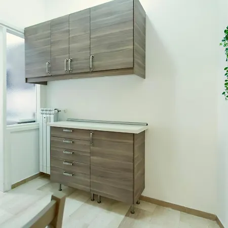 Elide - Locks In Ponte Milvio Apartment Rome